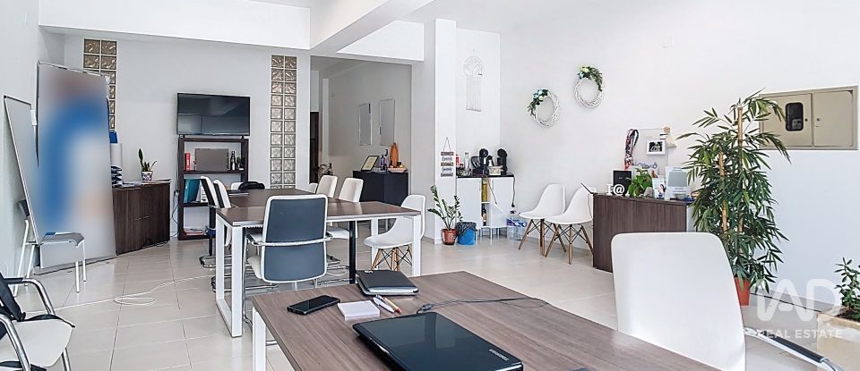 Boutique/Local commercial à Porto de Mós - São João Baptista e São Pedro de 80 m²