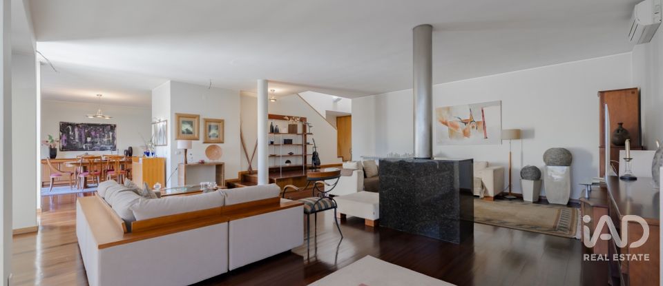 Moradia em gaveto T4 em Nogueira, Fraião E Lamaçães de 622 m²