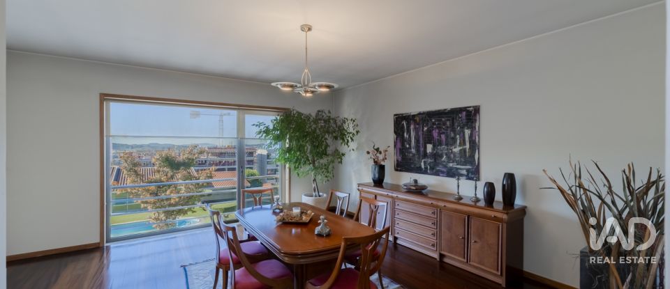 Moradia em gaveto T4 em Nogueira, Fraião E Lamaçães de 622 m²