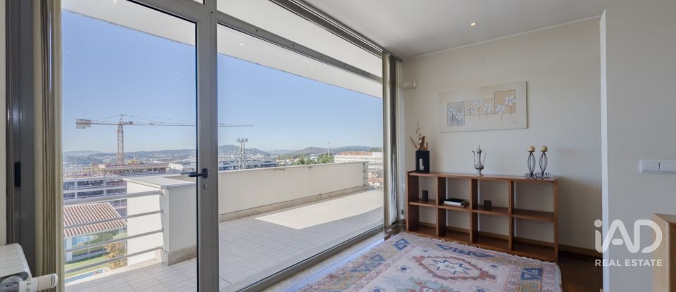 Moradia em gaveto T4 em Nogueira, Fraião E Lamaçães de 622 m²