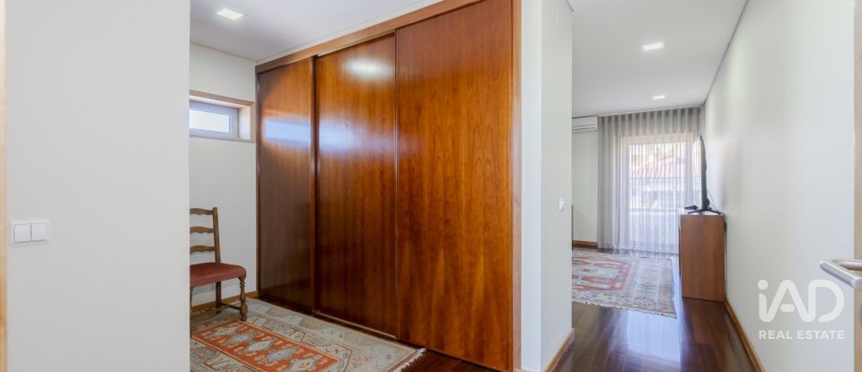 Moradia em gaveto T4 em Nogueira, Fraião E Lamaçães de 622 m²