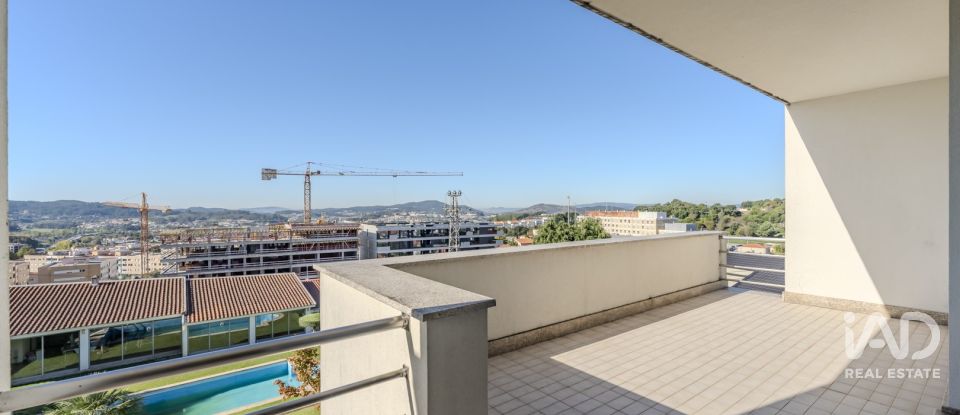 Moradia em gaveto T4 em Nogueira, Fraião E Lamaçães de 622 m²