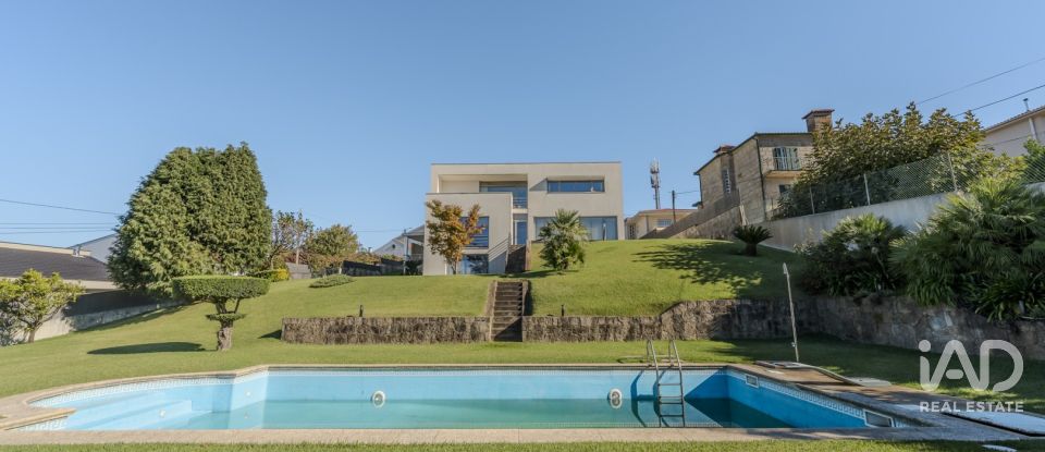 Moradia em gaveto T4 em Nogueira, Fraião E Lamaçães de 622 m²