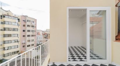 Apartment T2 in Santo António of 64 m²