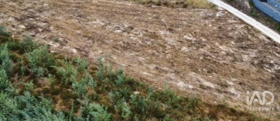 Terreno urbano em Marrazes e Barosa de 1 023 m²