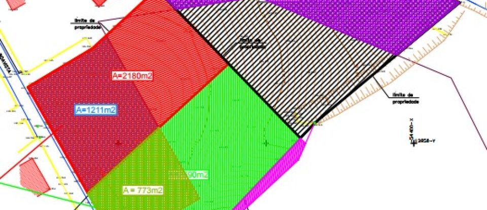Terreno urbano em Marrazes e Barosa de 2 590 m²