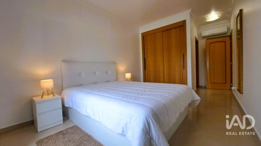 Apartamento T2 em Porches de 131 m²