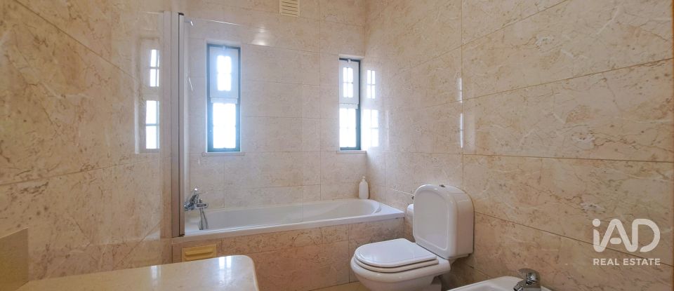 Apartamento T2 em Porches de 131 m²