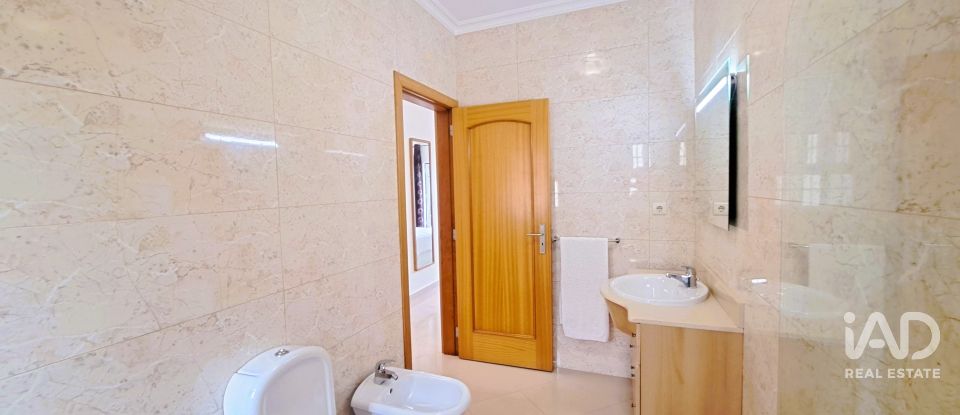 Apartamento T2 em Porches de 131 m²