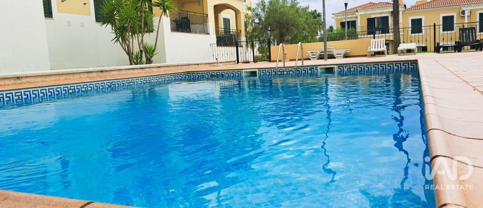 Apartamento T2 em Porches de 131 m²