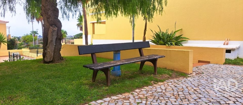 Apartamento T2 em Porches de 131 m²