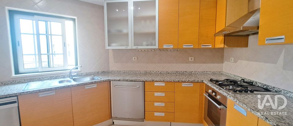 Apartamento T2 em Porches de 131 m²