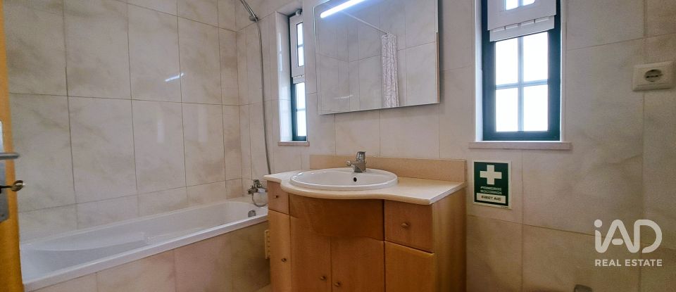 Apartamento T2 em Porches de 131 m²