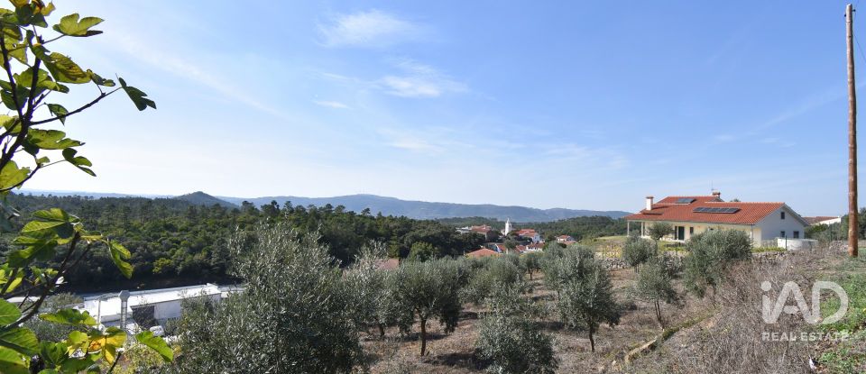 Terreno urbano em São Miguel, Santa Eufémia e Rabaçal de 1 750 m²