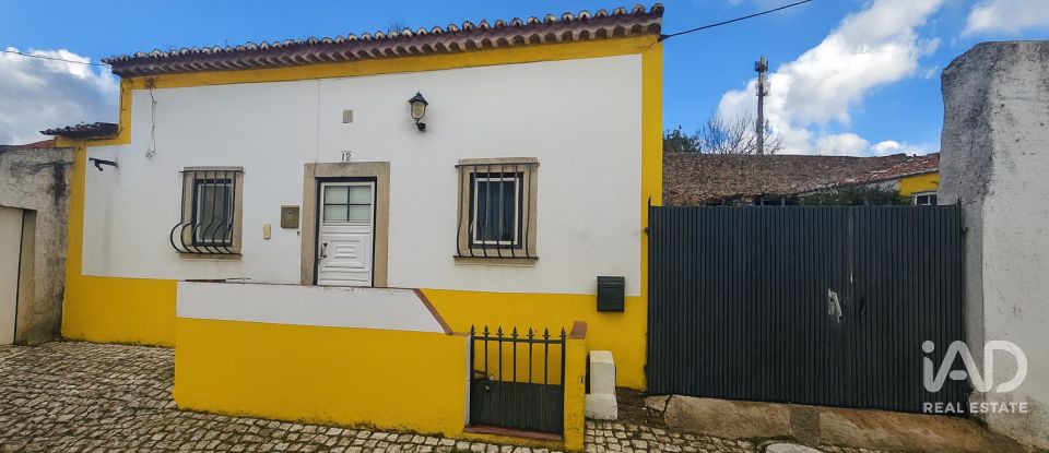 Moradia térrea T2 em Caldas da Rainha - Nossa Senhora do Pópulo, Coto e São Gregório de 273 m²