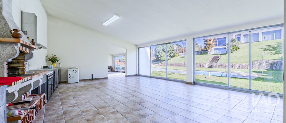 Moradia em gaveto T4 em Nogueira, Fraião E Lamaçães de 622 m²