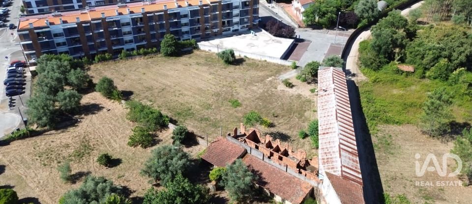 Terreno em Tamengos, Aguim e Óis do Bairro de 2 635 m²