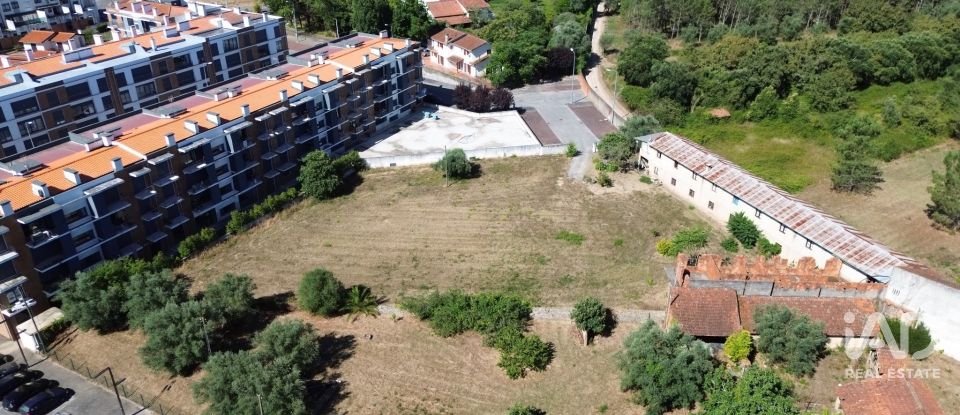 Terreno em Tamengos, Aguim e Óis do Bairro de 2 635 m²