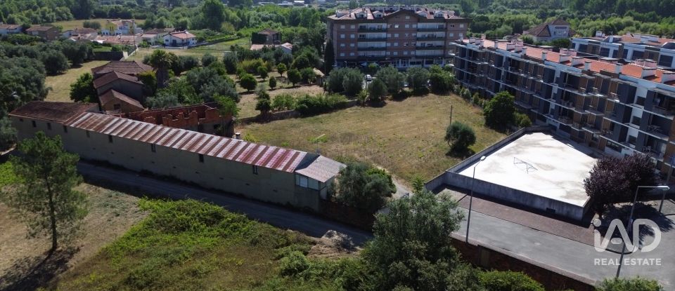 Terreno em Tamengos, Aguim e Óis do Bairro de 2 635 m²