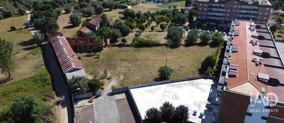 Terreno em Tamengos, Aguim e Óis do Bairro de 2 635 m²