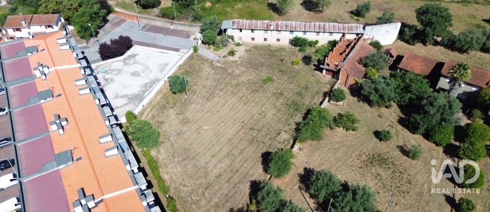 Terreno em Tamengos, Aguim e Óis do Bairro de 2 635 m²
