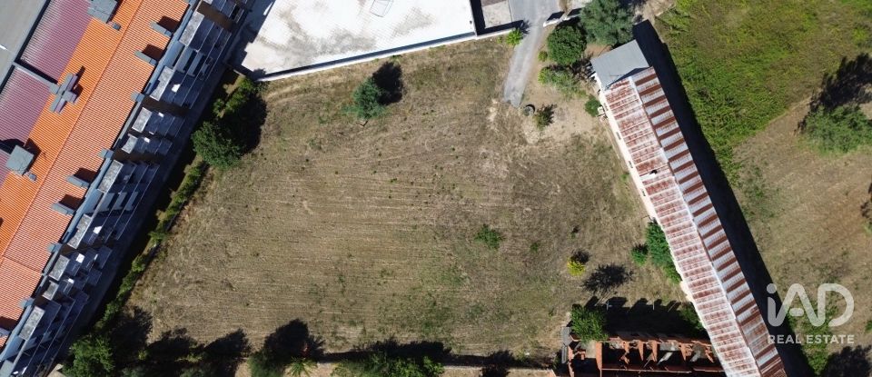Terreno em Tamengos, Aguim e Óis do Bairro de 2 635 m²
