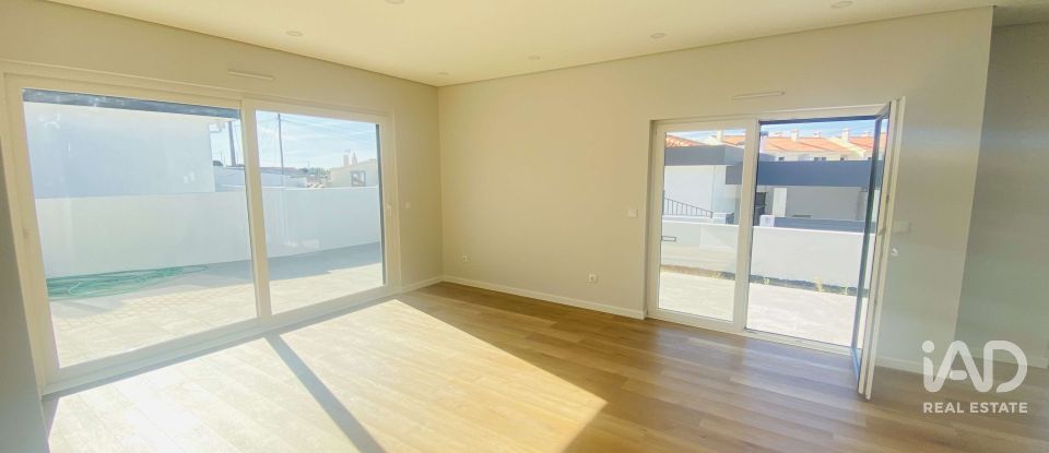 Moradia térrea T4 em Santo Isidoro de 211 m²