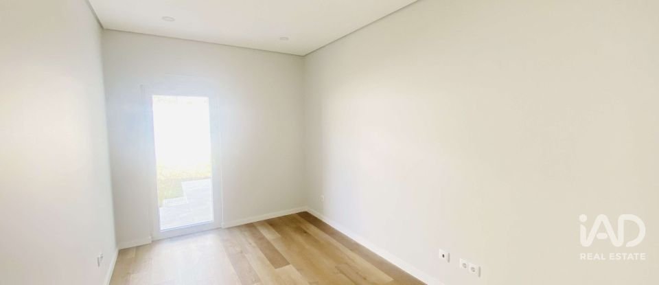 Moradia térrea T4 em Santo Isidoro de 211 m²
