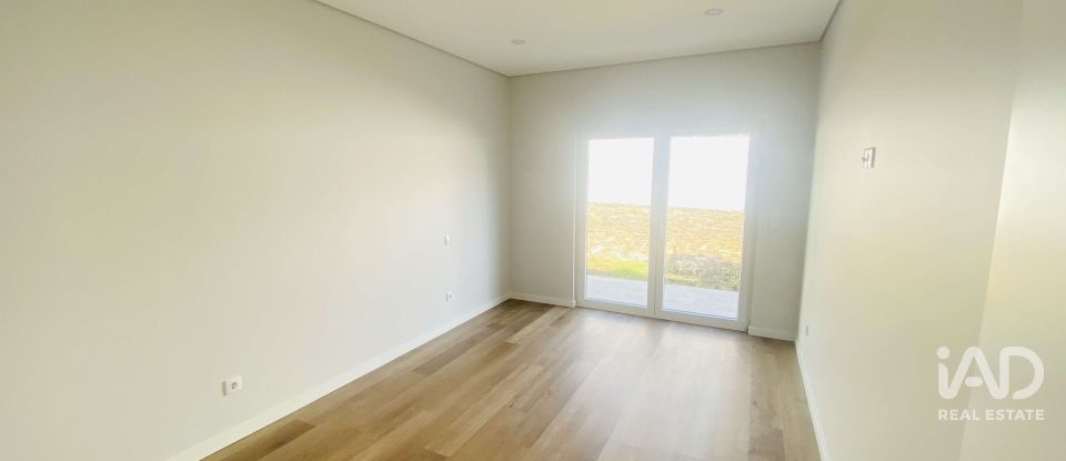 Moradia térrea T4 em Santo Isidoro de 211 m²