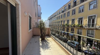 Apartment T2 in Misericórdia of 74 m²