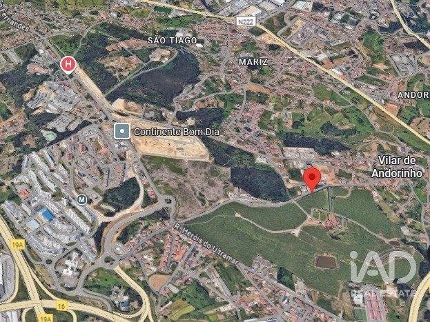 Boutique/Local commercial à Vilar de andorinho de 156 m²