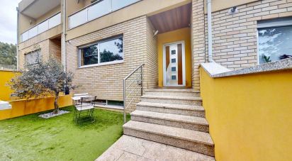 Maison mitoyenne T3 à Sandim, Olival, Lever e Crestuma de 184 m²