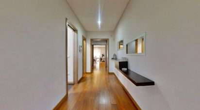 Maison mitoyenne T3 à Sandim, Olival, Lever e Crestuma de 184 m²