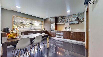 Maison mitoyenne T3 à Sandim, Olival, Lever e Crestuma de 184 m²