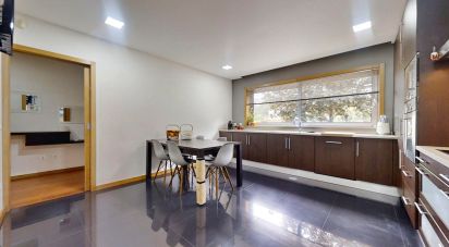 Maison mitoyenne T3 à Sandim, Olival, Lever e Crestuma de 184 m²