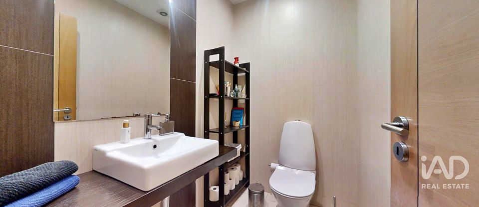 Moradia em banda T3 em Sandim, Olival, Lever e Crestuma de 184 m²