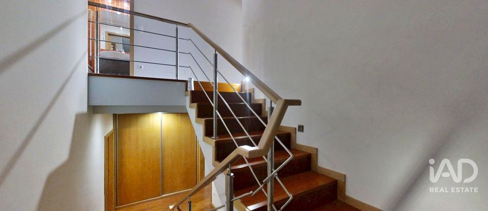 Moradia em banda T3 em Sandim, Olival, Lever e Crestuma de 184 m²