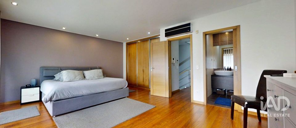 Moradia em banda T3 em Sandim, Olival, Lever e Crestuma de 184 m²