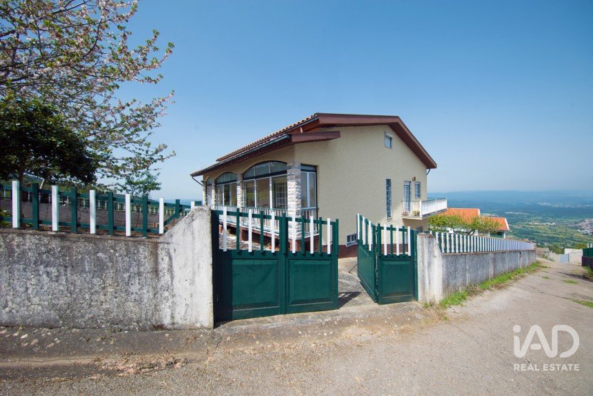 Casa de aldeia T3 em Lousã e Vilarinho de 300 m²