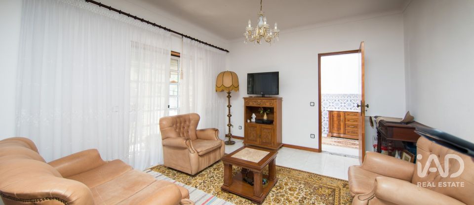 Casa de aldeia T3 em Lousã e Vilarinho de 300 m²