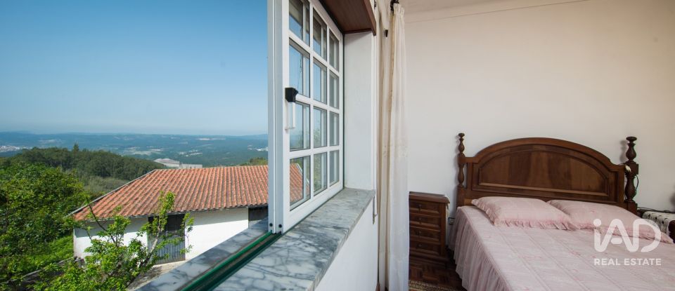 Casa de aldeia T3 em Lousã e Vilarinho de 300 m²