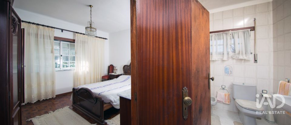 Casa de aldeia T3 em Lousã e Vilarinho de 300 m²