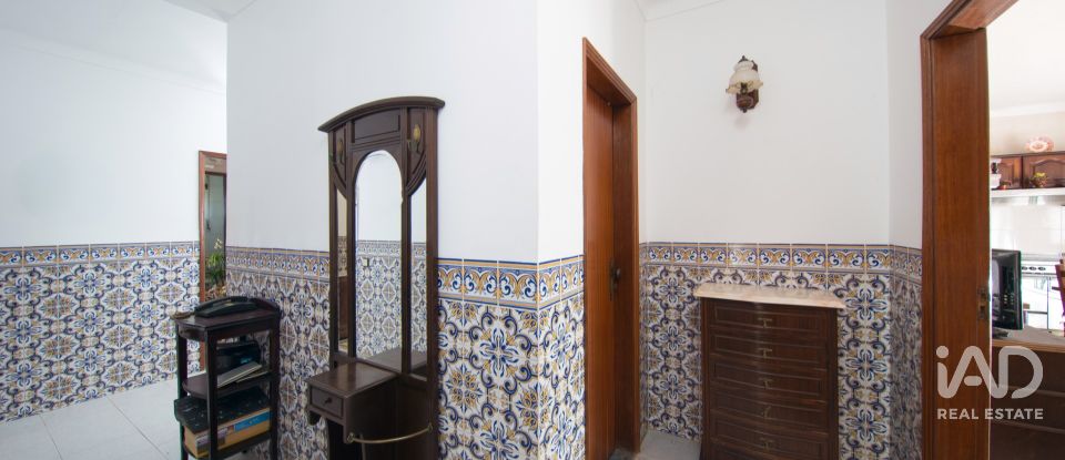 Casa de aldeia T3 em Lousã e Vilarinho de 300 m²