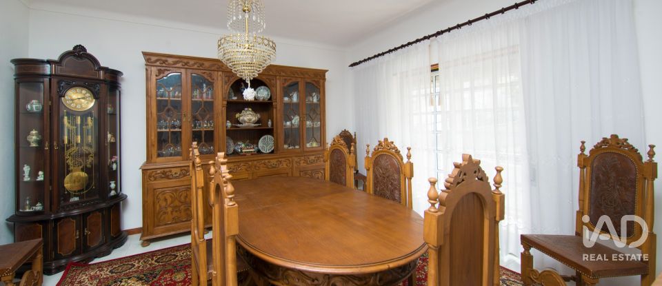 Casa de aldeia T3 em Lousã e Vilarinho de 300 m²