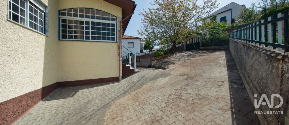 Casa de aldeia T3 em Lousã e Vilarinho de 300 m²
