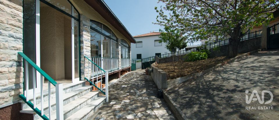 Casa de aldeia T3 em Lousã e Vilarinho de 300 m²