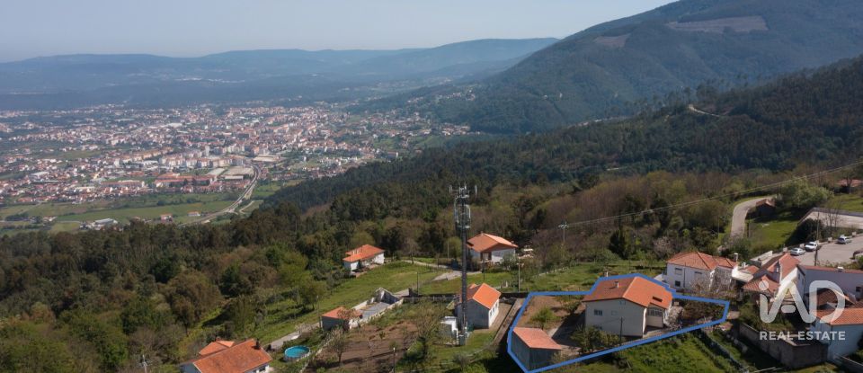 Casa de aldeia T3 em Lousã e Vilarinho de 300 m²