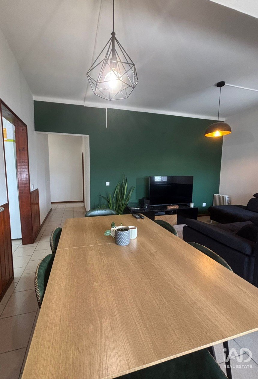 Apartamento T1 em Amora de 54 m²