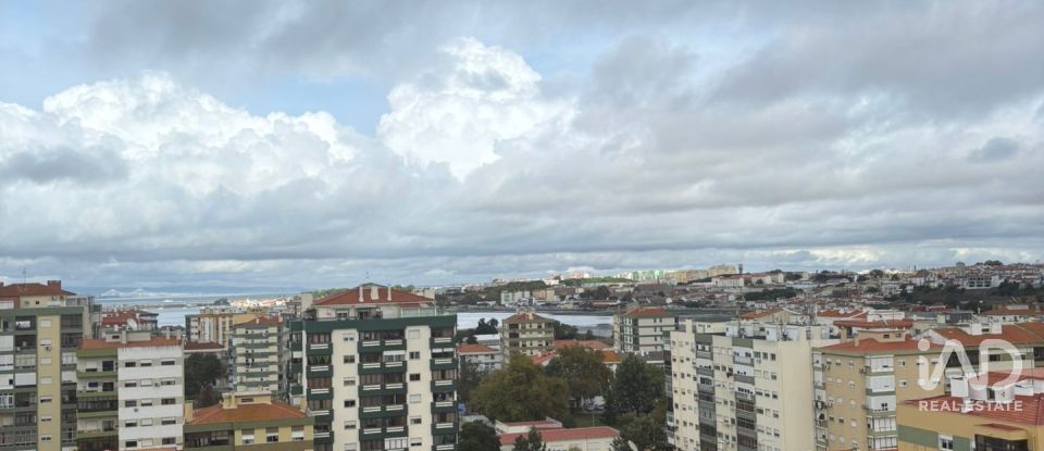 Apartamento T1 em Amora de 54 m²