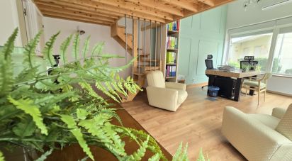 Boutique/Local commercial à Santa Iria de Azoia, São João da Talha e Bobadela de 33 m²